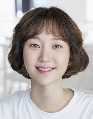 Lee Yoo Young